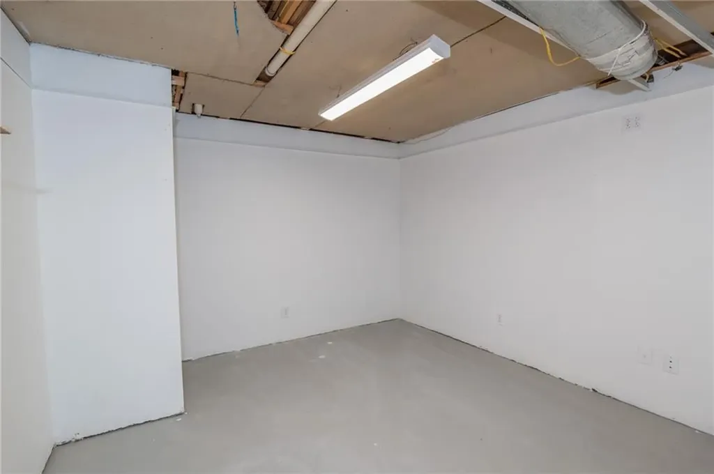 98 Blanding Avenue East Providence RI 02914