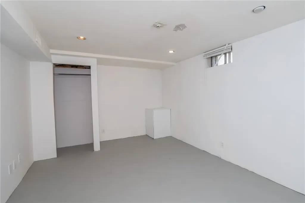 98 Blanding Avenue East Providence RI 02914