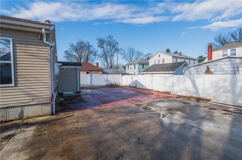 98 Blanding Avenue East Providence RI 02914