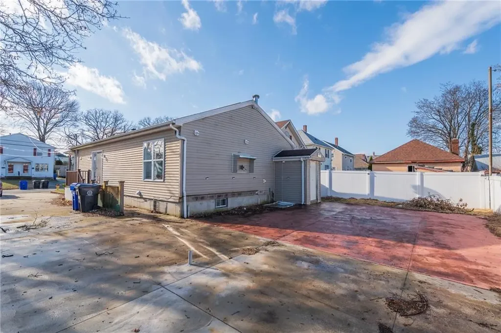 98 Blanding Avenue East Providence RI 02914