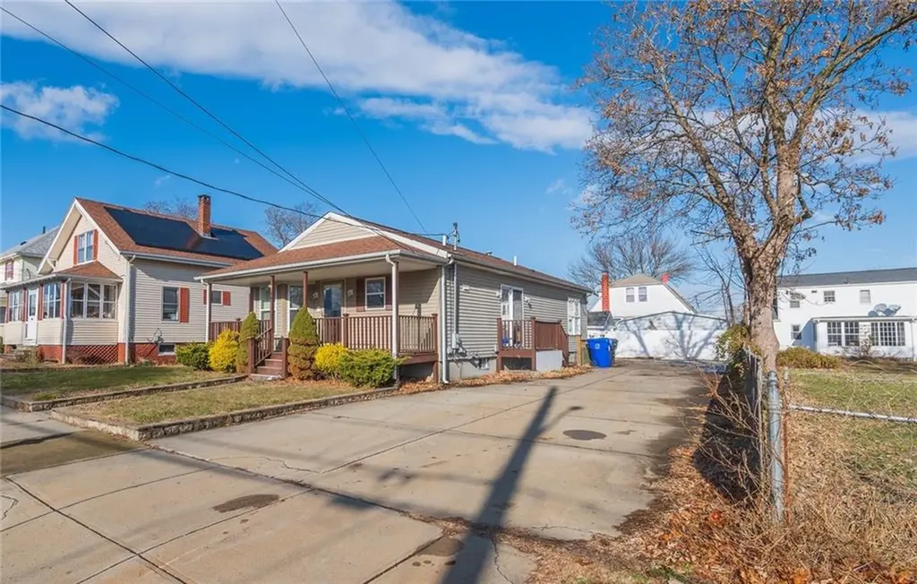 98 Blanding Avenue East Providence RI 02914