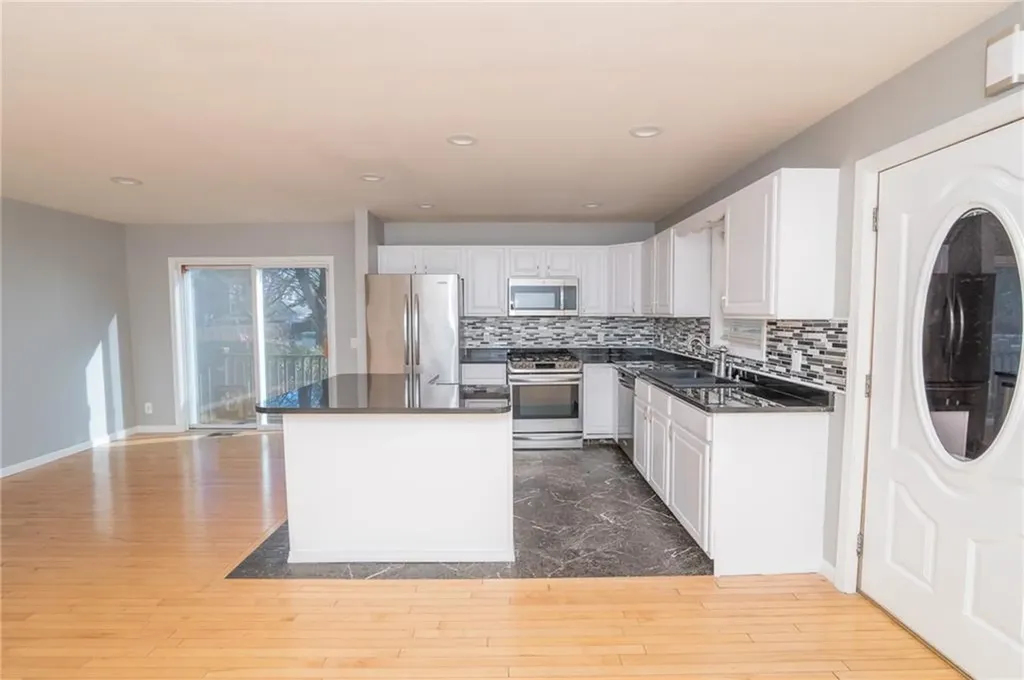 98 Blanding Avenue East Providence RI 02914