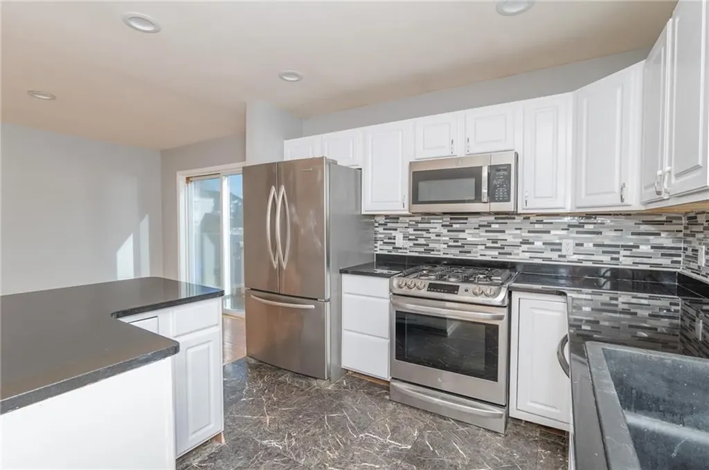 98 Blanding Avenue East Providence RI 02914