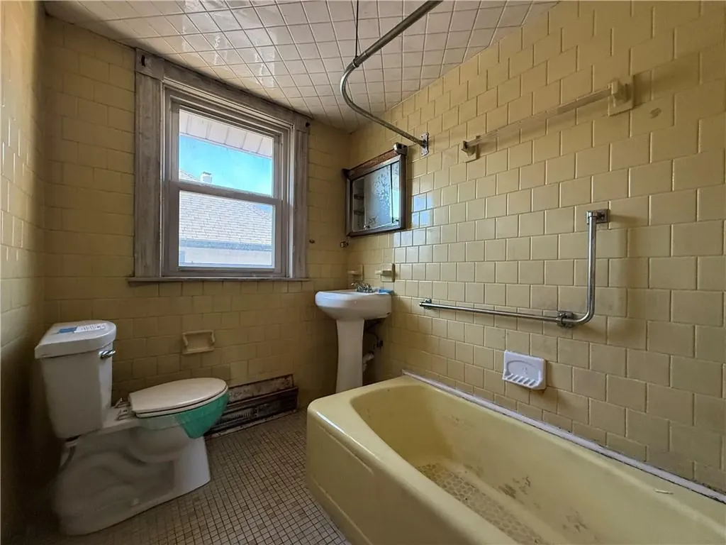 103 Bartlett Avenue Cranston RI 02905