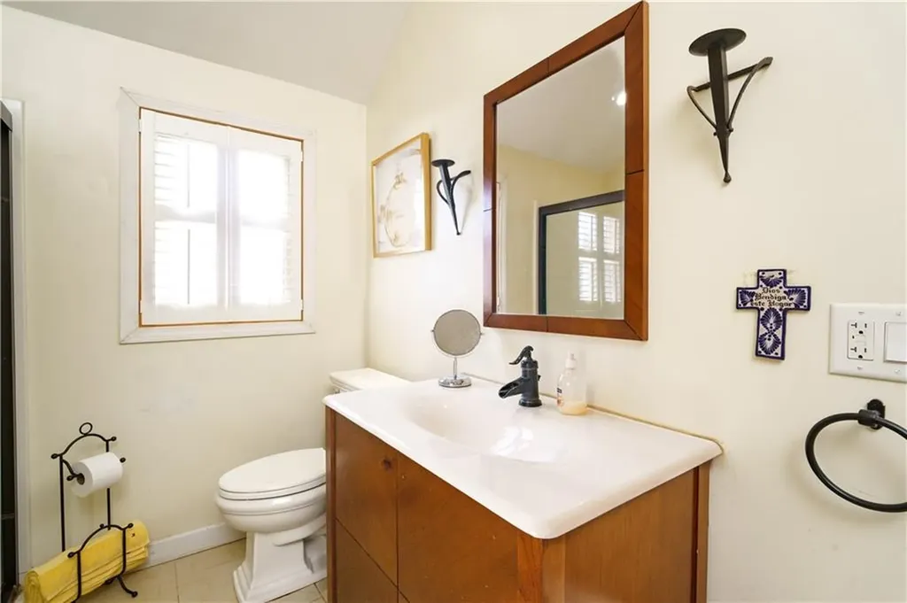 52 Carlton Street Cranston RI 02910