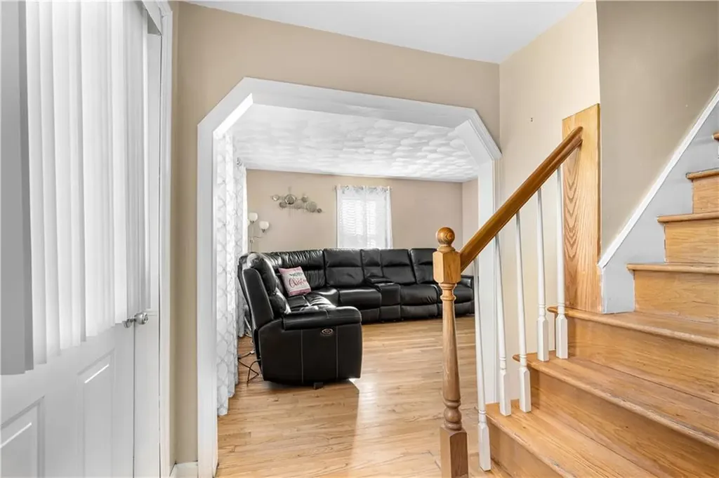 20 Irving Court Pawtucket RI 02860