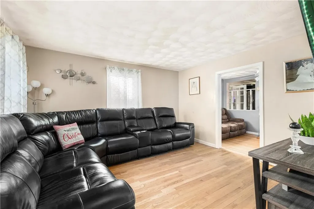 20 Irving Court Pawtucket RI 02860