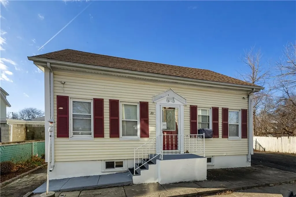 20 Irving Court Pawtucket RI 02860