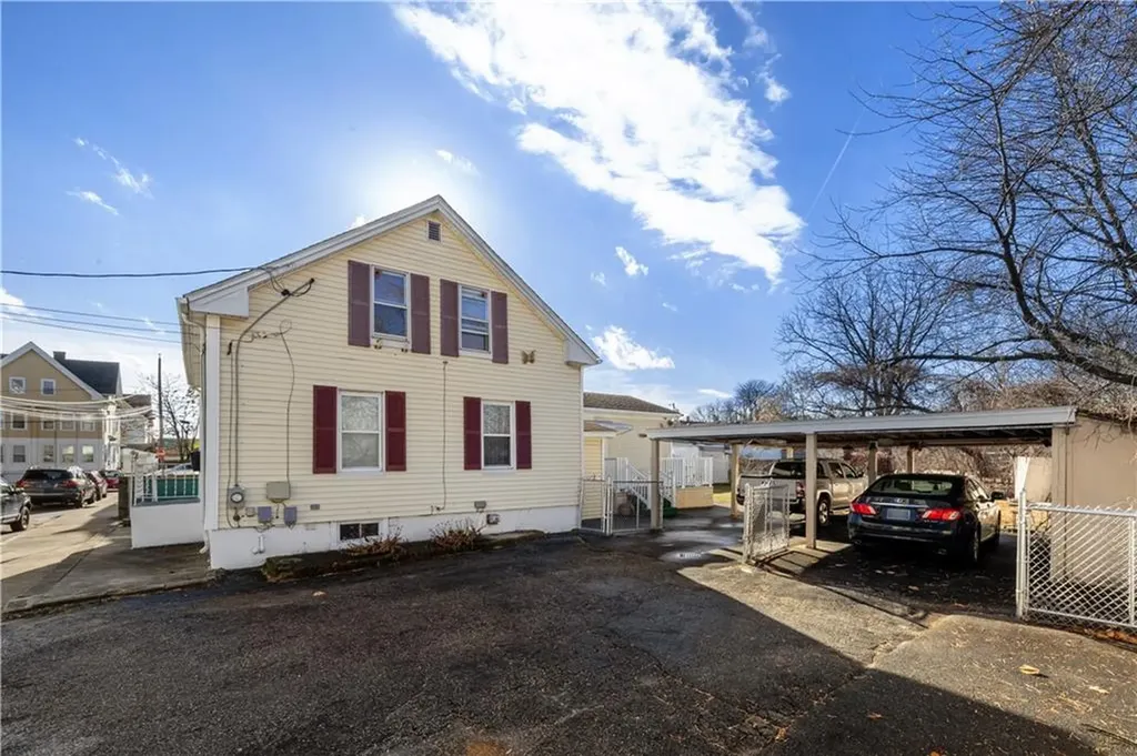 20 Irving Court Pawtucket RI 02860