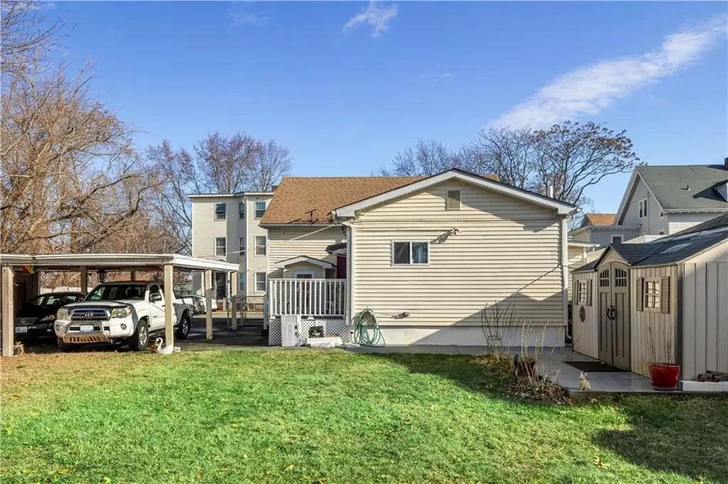 20 Irving Court Pawtucket RI 02860
