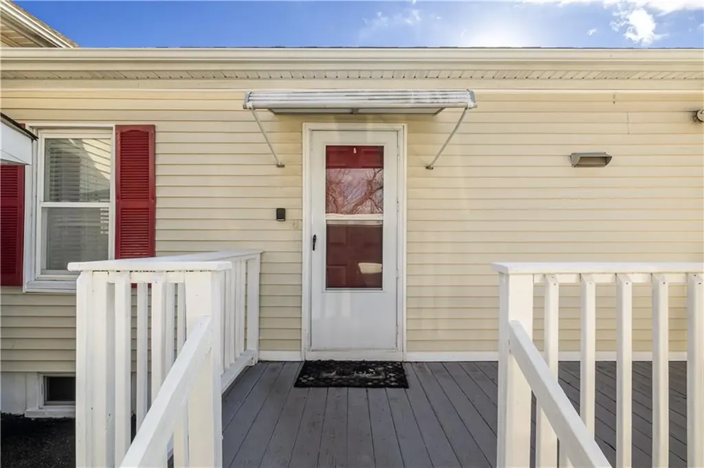20 Irving Court Pawtucket RI 02860