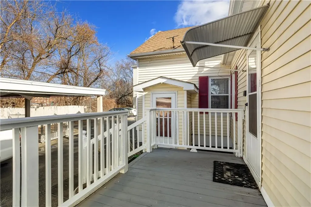 20 Irving Court Pawtucket RI 02860