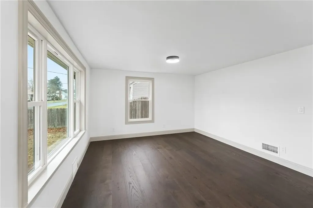 104 Stone Avenue Warwick RI 02889