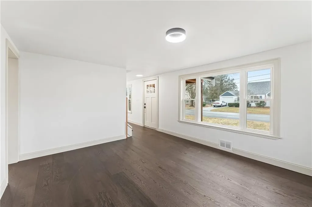 104 Stone Avenue Warwick RI 02889