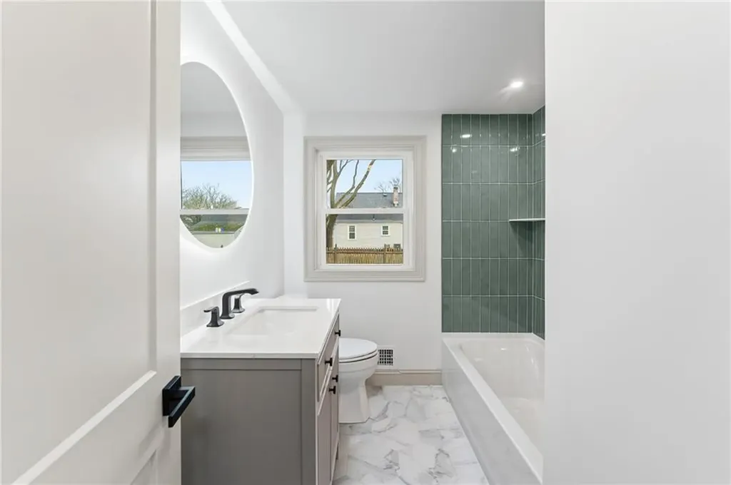 104 Stone Avenue Warwick RI 02889