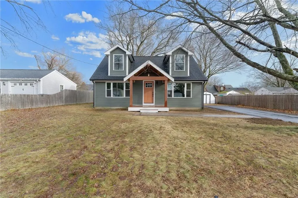 104 Stone Avenue Warwick RI 02889