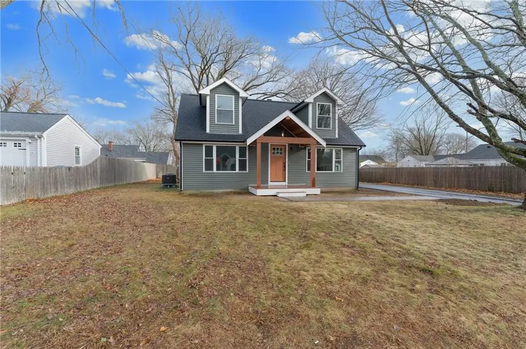 104 Stone Avenue Warwick RI 02889
