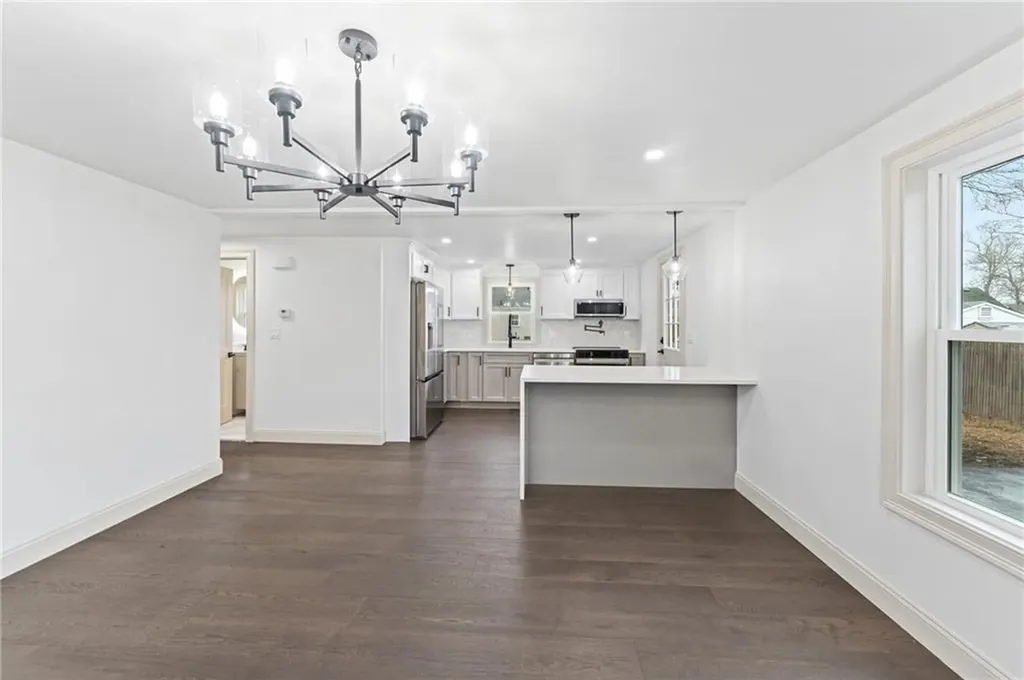 104 Stone Avenue Warwick RI 02889