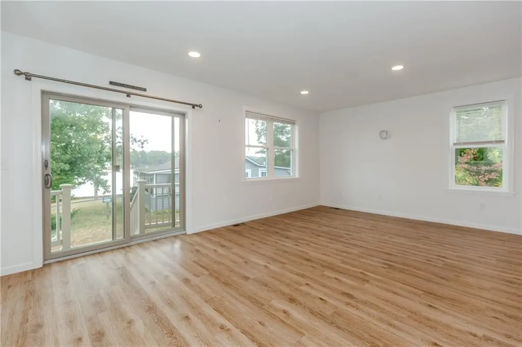 8 Lakeview Drive Smithfield RI 02828