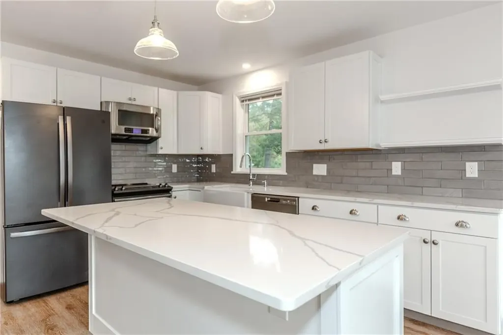 8 Lakeview Drive Smithfield RI 02828