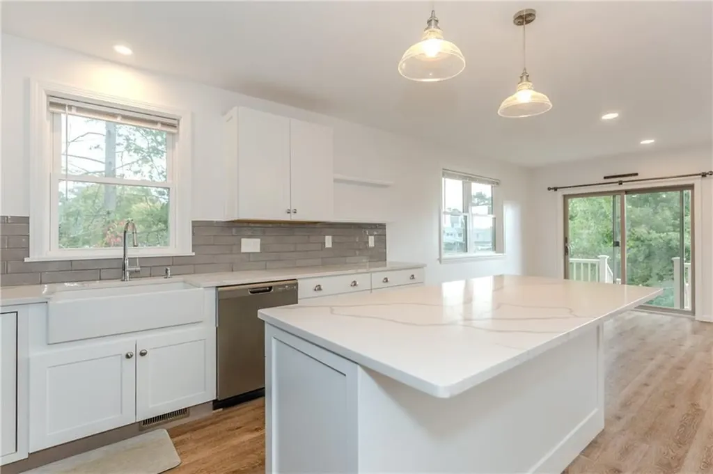 8 Lakeview Drive Smithfield RI 02828