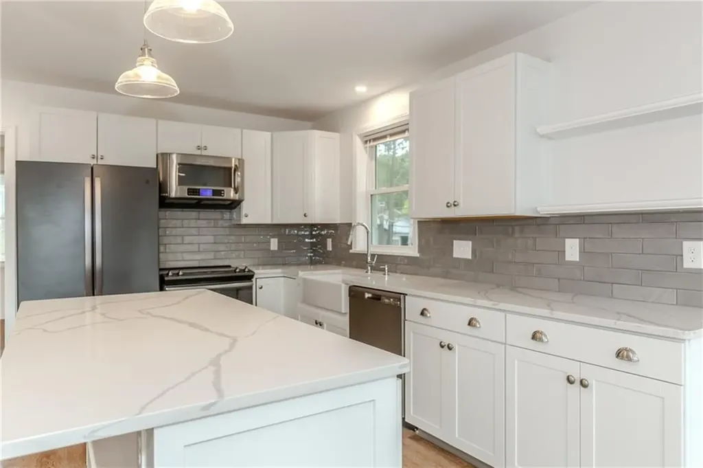 8 Lakeview Drive Smithfield RI 02828