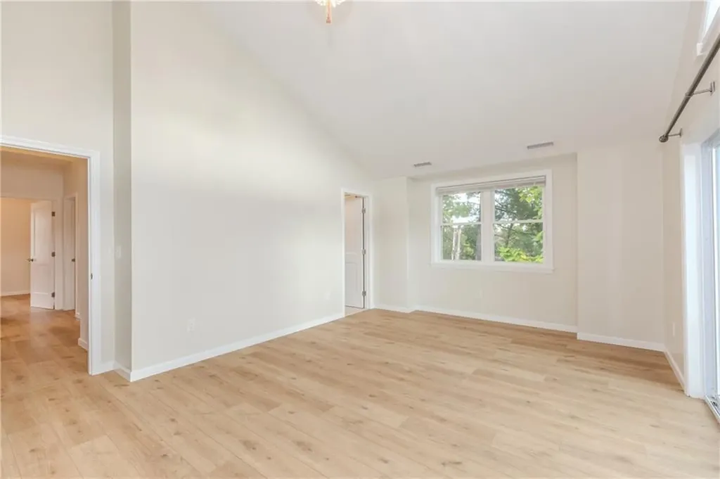 8 Lakeview Drive Smithfield RI 02828