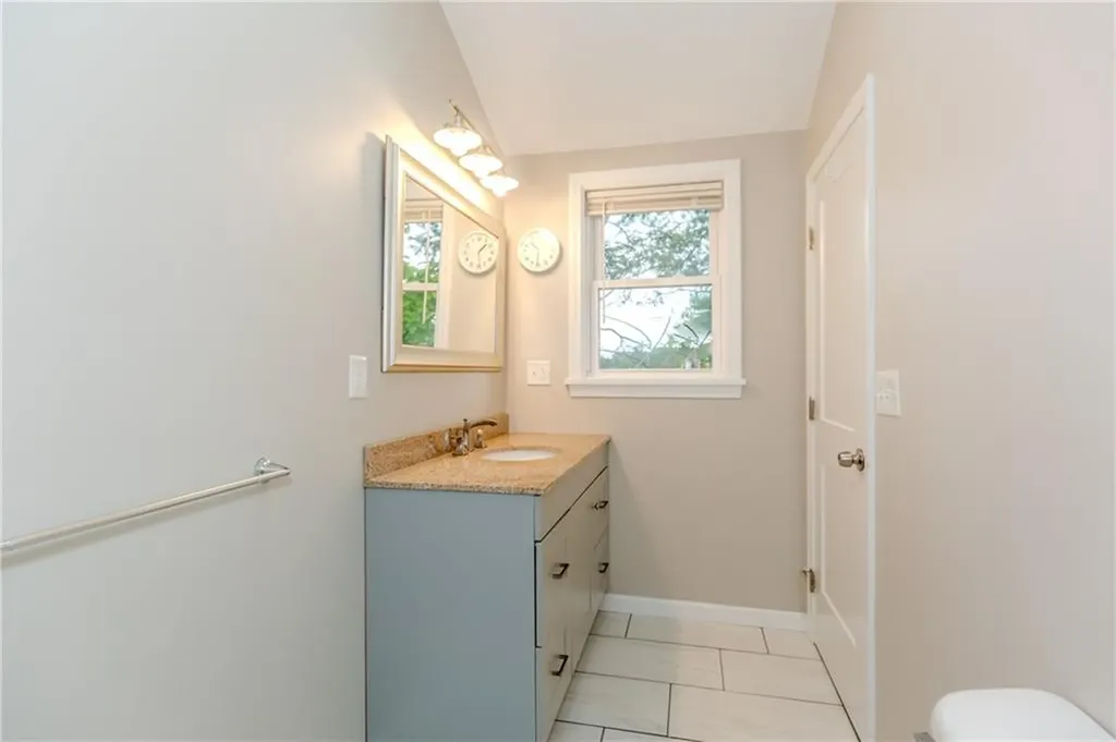 8 Lakeview Drive Smithfield RI 02828