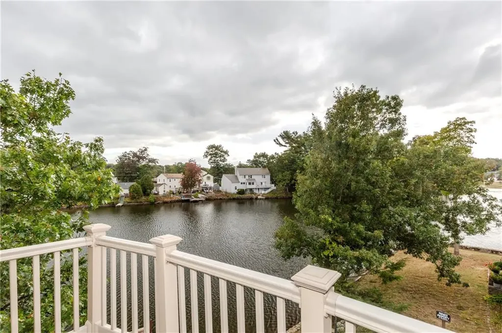 8 Lakeview Drive Smithfield RI 02828