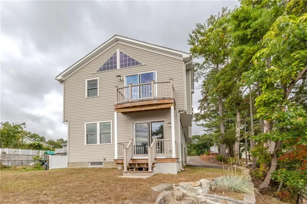 8 Lakeview Drive Smithfield RI 02828