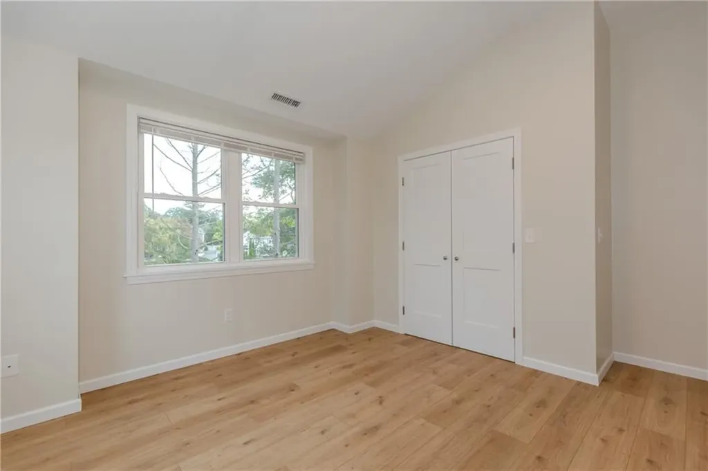 8 Lakeview Drive Smithfield RI 02828