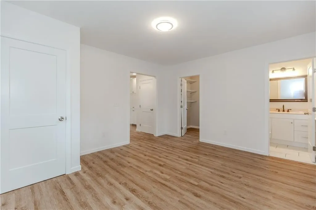 8 Lakeview Drive Smithfield RI 02828