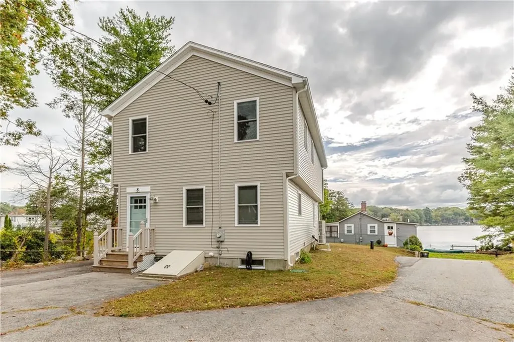 8 Lakeview Drive Smithfield RI 02828