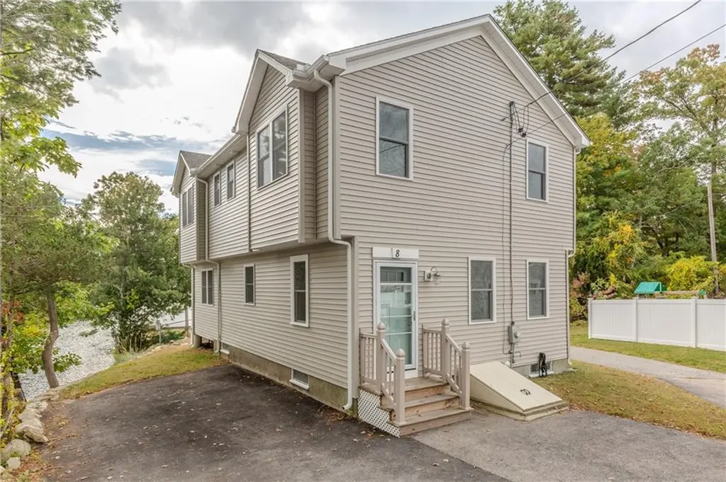 8 Lakeview Drive Smithfield RI 02828