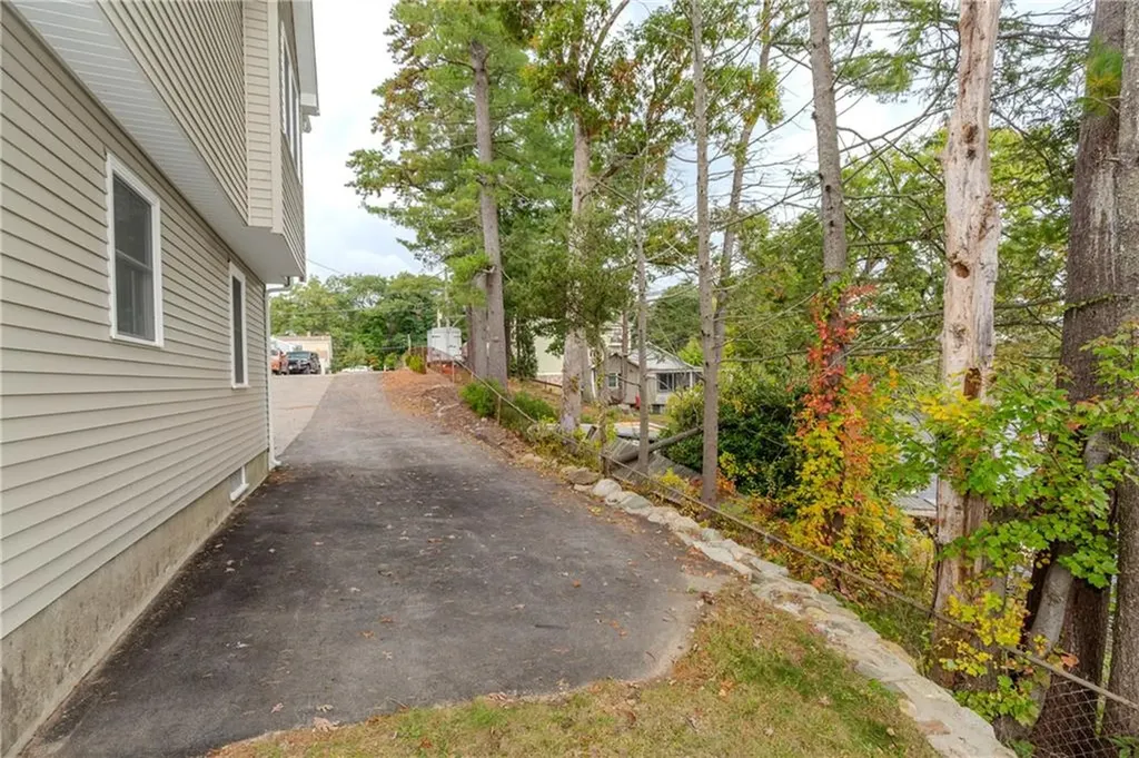 8 Lakeview Drive Smithfield RI 02828