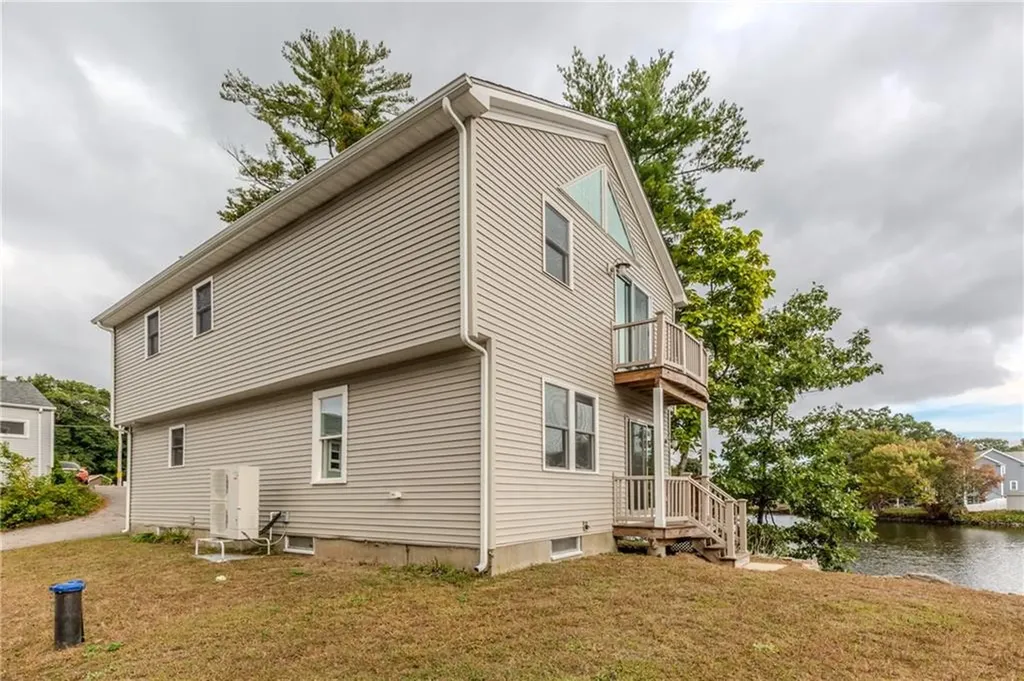 8 Lakeview Drive Smithfield RI 02828