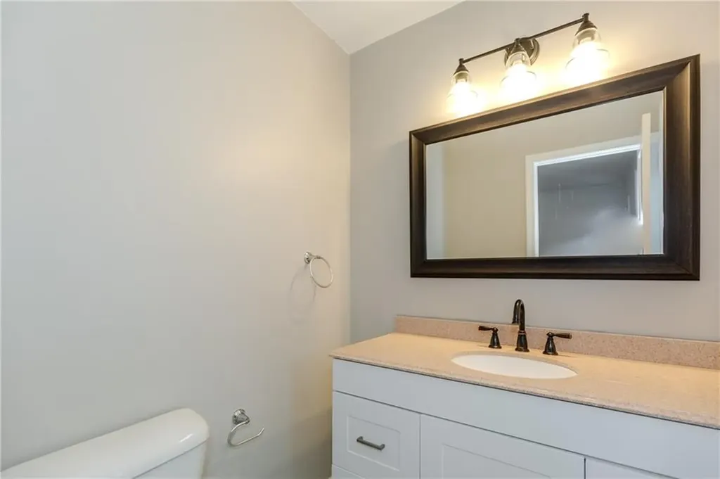 8 Lakeview Drive Smithfield RI 02828