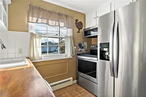 19 Narrows Road Bristol RI 02809