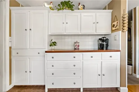 19 Narrows Road Bristol RI 02809