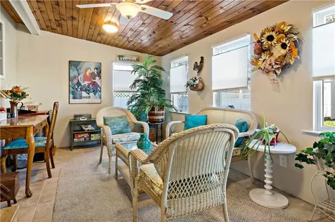 19 Narrows Road Bristol RI 02809