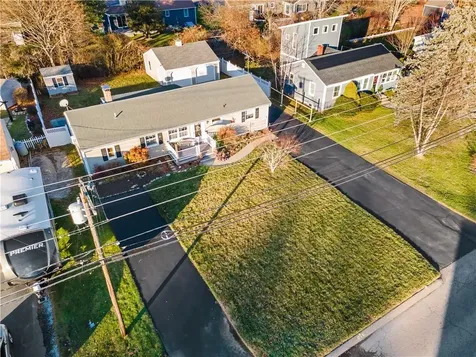 19 Narrows Road Bristol RI 02809