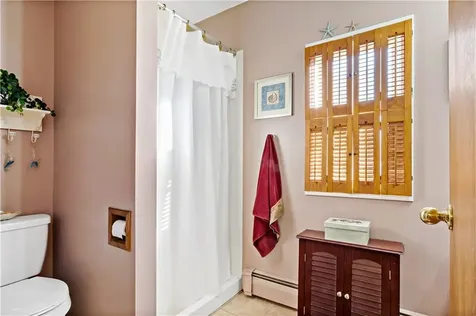 19 Narrows Road Bristol RI 02809