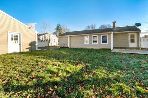 19 Narrows Road Bristol RI 02809