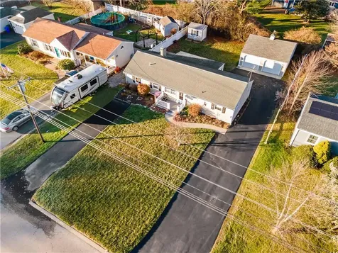 19 Narrows Road Bristol RI 02809