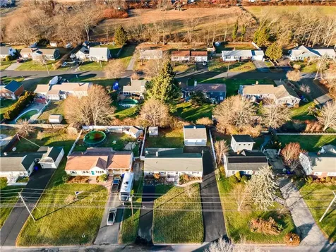 19 Narrows Road Bristol RI 02809