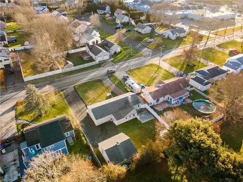 19 Narrows Road Bristol RI 02809