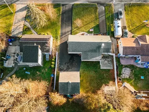 19 Narrows Road Bristol RI 02809