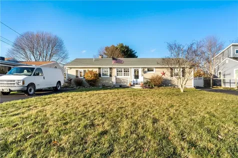 19 Narrows Road Bristol RI 02809