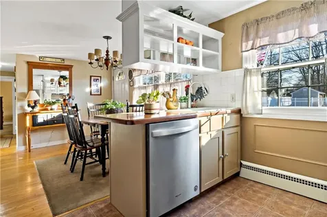 19 Narrows Road Bristol RI 02809