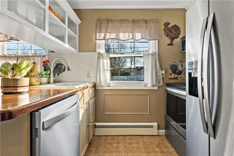 19 Narrows Road Bristol RI 02809